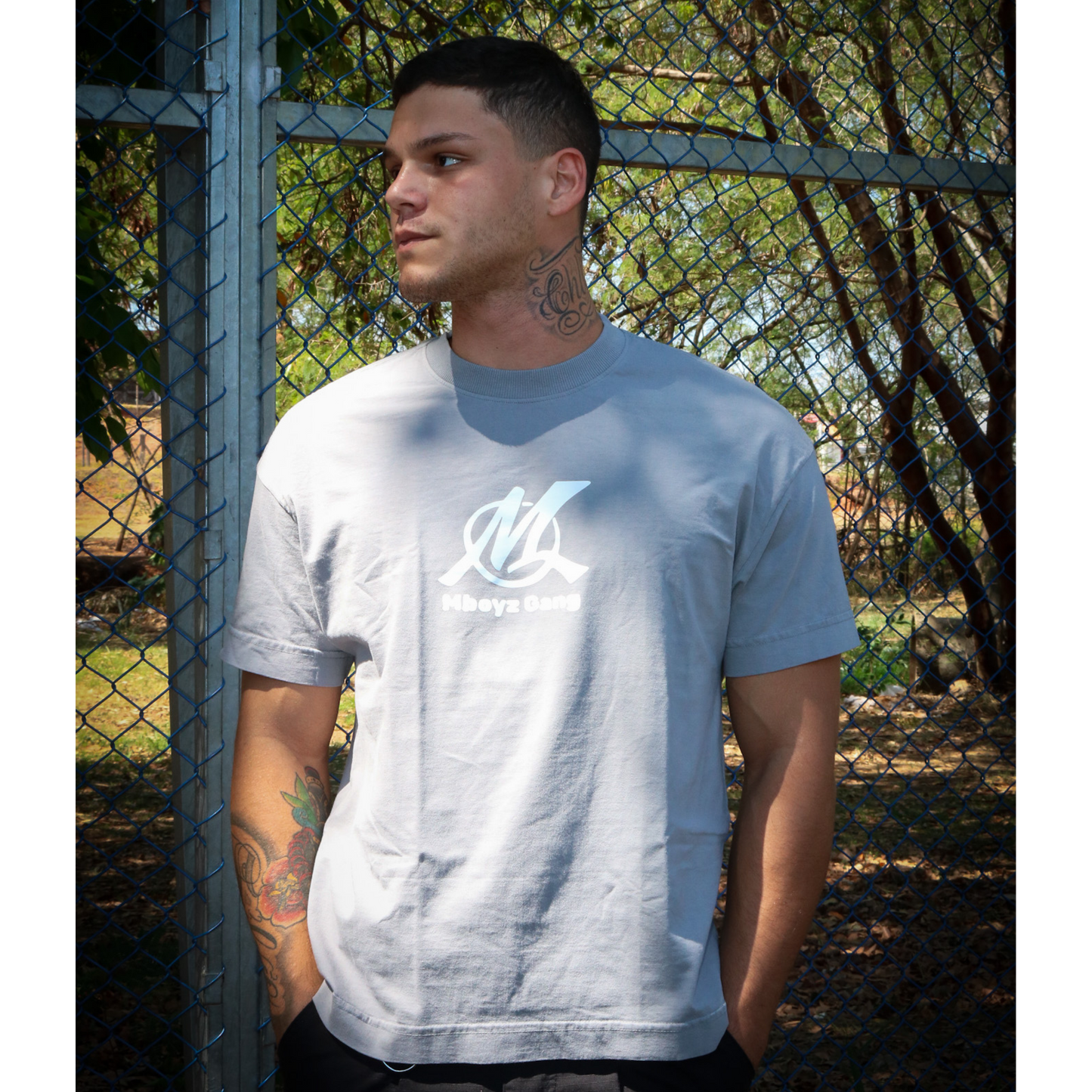 CAMISETA MBOYZ GANG CINZA ESPACIAL